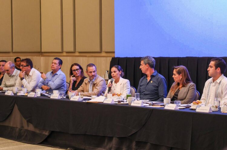 Todo el respaldo y trabajo en equipo para impulsar el Distrito Financiero y Tecnológico: Ana Paty Peralta