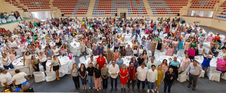 Gobierno de Estefanía Mercado celebra a madres trabajadoras del Ayuntamiento 