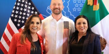 Blanca Merari asiste a conmemoración de aniversario de la Independencia de Estados Unidos