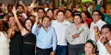 Renán Sánchez Tajonar reconoce la labor de las maestras y maestros