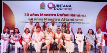 Con entrega de premios y medallas, Mara Lezama reconoce vocación y trayectoria de 366 docentes quintanarroenses
