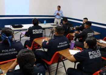 Gobierno de Estefanía Mercado fortalece la profesionalización policial en Playa del Carmen