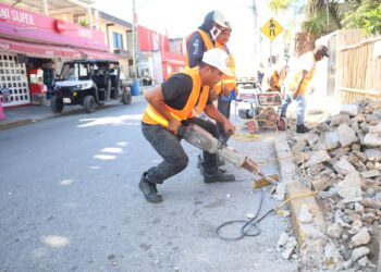 Gobierno de Isla Mujeres inicia rehabilitación de la avenida Jesús Martínez Ross
