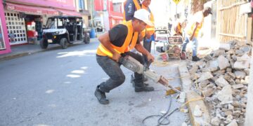 Gobierno de Isla Mujeres inicia rehabilitación de la avenida Jesús Martínez Ross