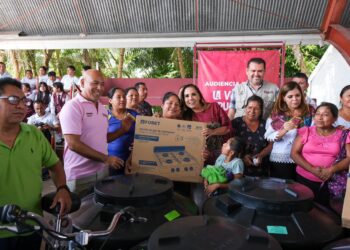 Mara Lezama brinda 976 atenciones en la audiencia pública “La Voz del Pueblo” celebrada en Bacalar