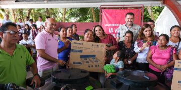 Mara Lezama brinda 976 atenciones en la audiencia pública “La Voz del Pueblo” celebrada en Bacalar