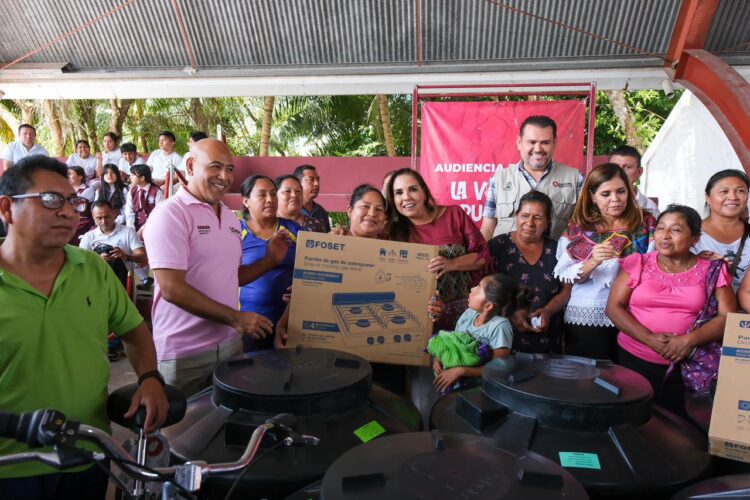Mara Lezama brinda 976 atenciones en la audiencia pública “La Voz del Pueblo” celebrada en Bacalar