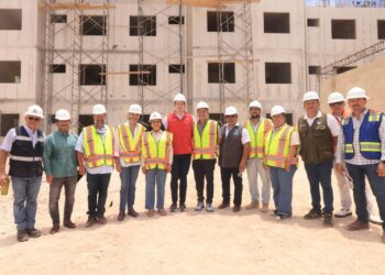 Recorre Blanca Merari obra de viviendas del Infonavit en Puerto Morelos