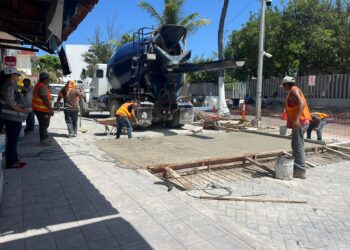Avanza segunda etapa de modernización de la avenida Rueda Medina en Isla Mujeres