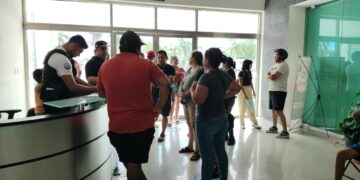 Protestan playenses ante la CFE por recurrentes apagones
