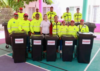 Atenea fortalece los servicios de limpieza con nuevos contenedores de basura