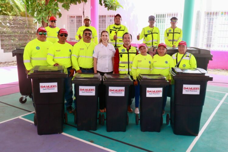 Atenea fortalece los servicios de limpieza con nuevos contenedores de basura
