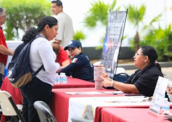 Acerca gobierno de Estefanía Mercado más de 300 oportunidades laborales con Feria Municipal del Empleo
