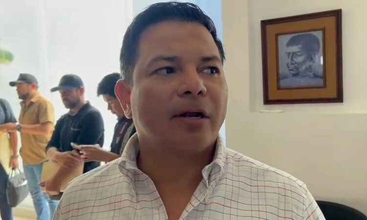Renuncia Javier Regalado Hendricks como Tesorero de Playa del Carmen