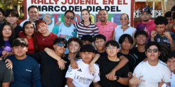 Atenea celebra a juventudes isleñas en el marco del Día del Estudiante con un rally deportivo