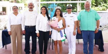 Corona Blanca Merari a Reina del Día de la Marina en Puerto Morelos 