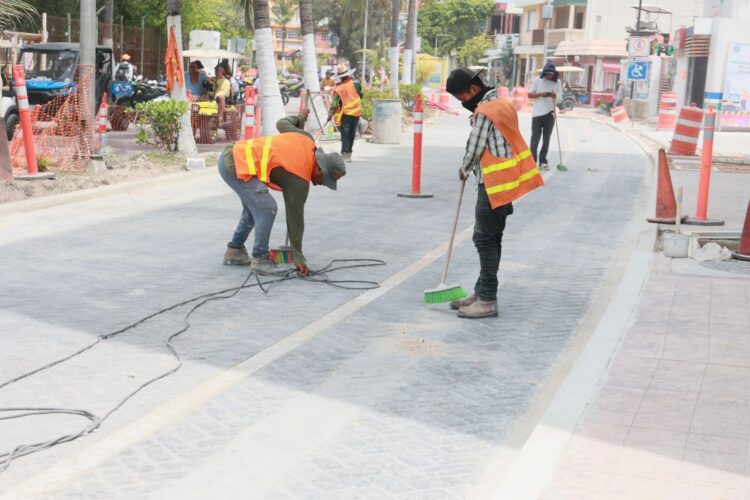 Avanzan trabajos de rehabilitación en la avenida Rueda Medina en Isla Mujeres