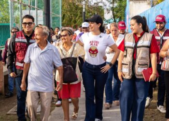 Estefanía Mercado recorre Villas del Sol y refuerza compromiso con las familias playenses