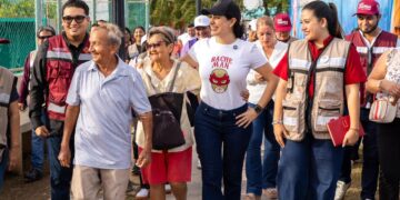 Estefanía Mercado recorre Villas del Sol y refuerza compromiso con las familias playenses