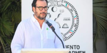 Nuevo Tesorero de Playa del Carmen cumple en tiempo y forma con bono a policías