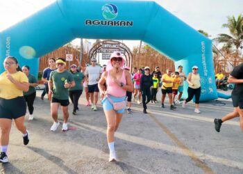 Isla Mujeres reúne a familias isleñas en la primera edición del Social Run & Coffee Rave