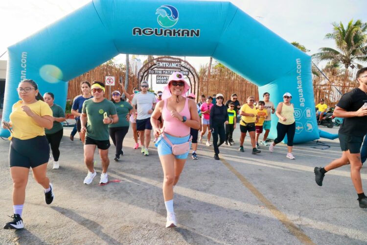 Isla Mujeres reúne a familias isleñas en la primera edición del Social Run & Coffee Rave
