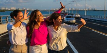 Puntual, a las 6:30 de la mañana Mara Lezama abre a la circulación el majestuoso Puente Vehicular Nichupté