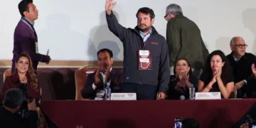 Andrés Manuel López Beltrán inicia carrera por diputación federal en Tabasco