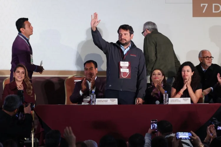 Andrés Manuel López Beltrán inicia carrera por diputación federal en Tabasco