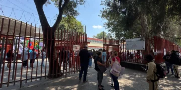Estados podrán ajustar calendario escolar de forma excepcional, pero ciclo escolar concluye el 15 de julio: Sheinbaum