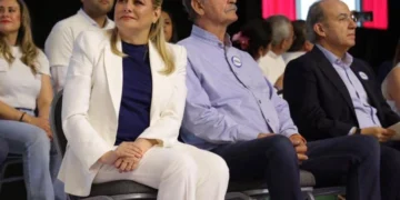 Reaparecen juntos Calderón y Fox en acto para arropar a Maru Campos