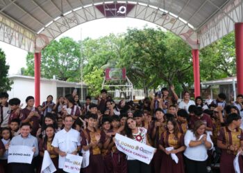 Después de 32 años de espera, estudiantes de la Técnica 19 ya tienen domo en Cancún