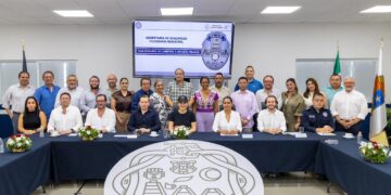 Estefanía Mercado cierra filas con notarios para blindar patrimonio de las familias de Playa del Carmen
