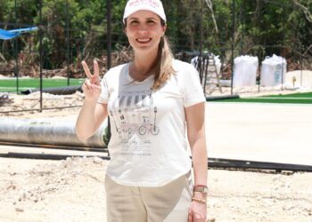 Avanza construcción de las nuevas canchas de fútbol 5 en la colonia El Ramal