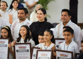 Estefanía Mercado llama a las nuevas generaciones a construir el futuro de Playa del Carmen 