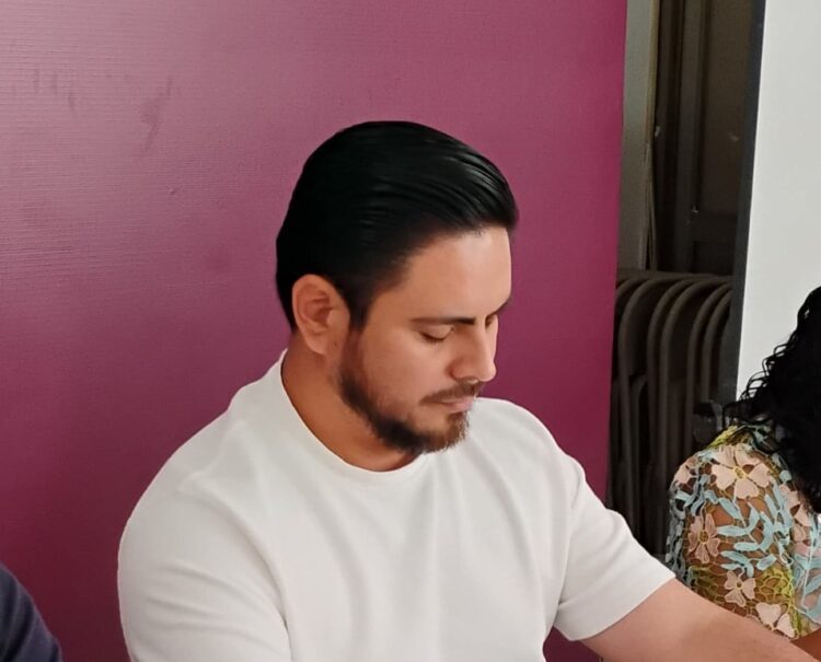 Rechaza Teqroo petición de Germán González para integrar comité municipal del PAN