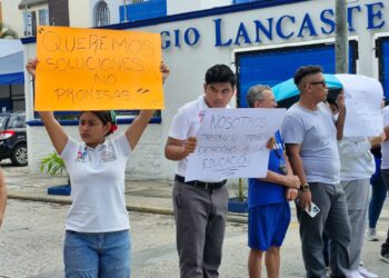Exigen familias preparatoria inclusiva en Cancún
