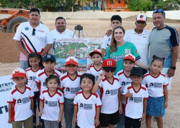 Atenea inicia la transformación del Campo de Béisbol Infantil “Ariel Picho Magaña” en Isla Mujeres