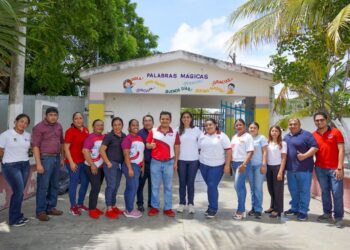 Marybel Villegas refuerza trabajo en territorio y atiende necesidades de familias cancunenses