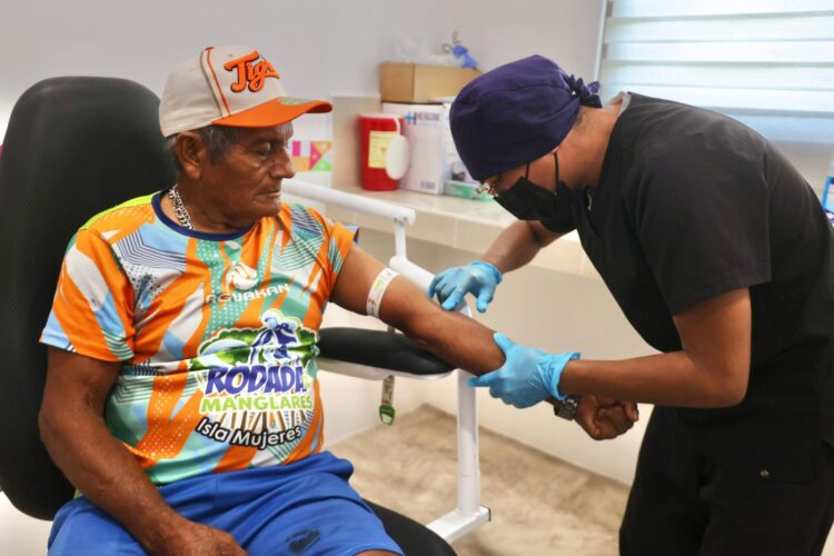 Continúa la campaña “Toca Checarse” en el CEPAD Isla Mujeres