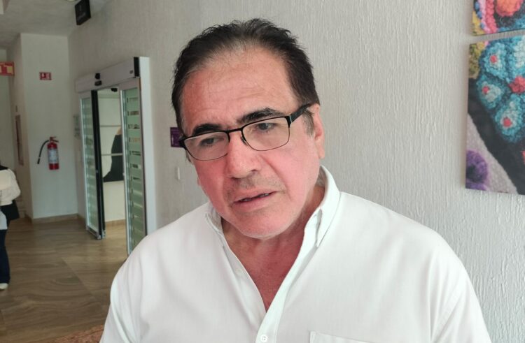 Ricardo Velazco, a favor de investigar viaje del titular de SATQ