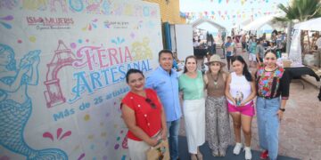 Atenea impulsa el talento y el emprendimiento local con la Feria Artesanal en Isla Mujeres