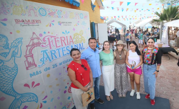 Atenea impulsa el talento y el emprendimiento local con la Feria Artesanal en Isla Mujeres