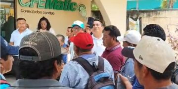 Protestan delegados de José María Morelos ante la CFE, por apagones de cuatro días