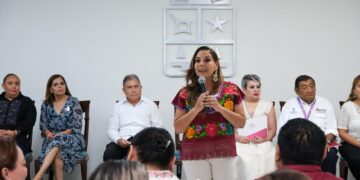 Reconoce Mara Lezama la vocación y trayectoria de 457 servidoras y servidores públicos de Quintana Roo