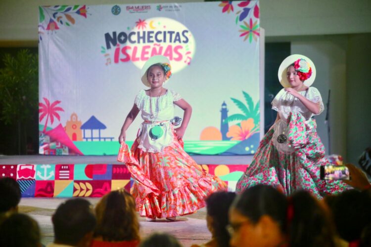 Gobierno de Isla Mujeres impulsa la cultura y la convivencia familiar con las Nochecitas Isleñas