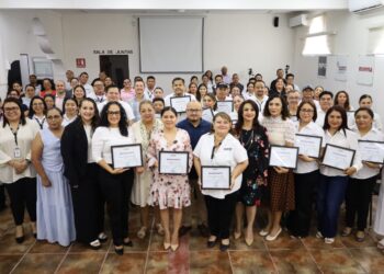 IEQROO celebra la trayectoria, compromiso y entrega de su personal por años de servicio