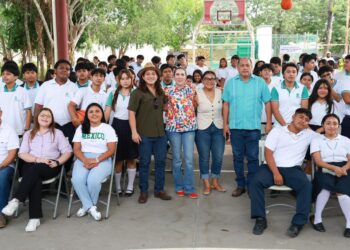 Atenea Gómez Ricalde comparte experiencias con las juventudes a través del foro “Jóvenes con Rumbo”