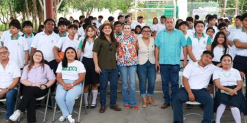 Atenea Gómez Ricalde comparte experiencias con las juventudes a través del foro “Jóvenes con Rumbo”