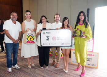 Fernando Muñoz reconoce el talento local durante premiación de Embajador Turístico 2026